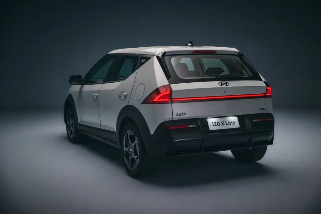 Novo-Hyundai-i20-X-Line-traseira.jpg