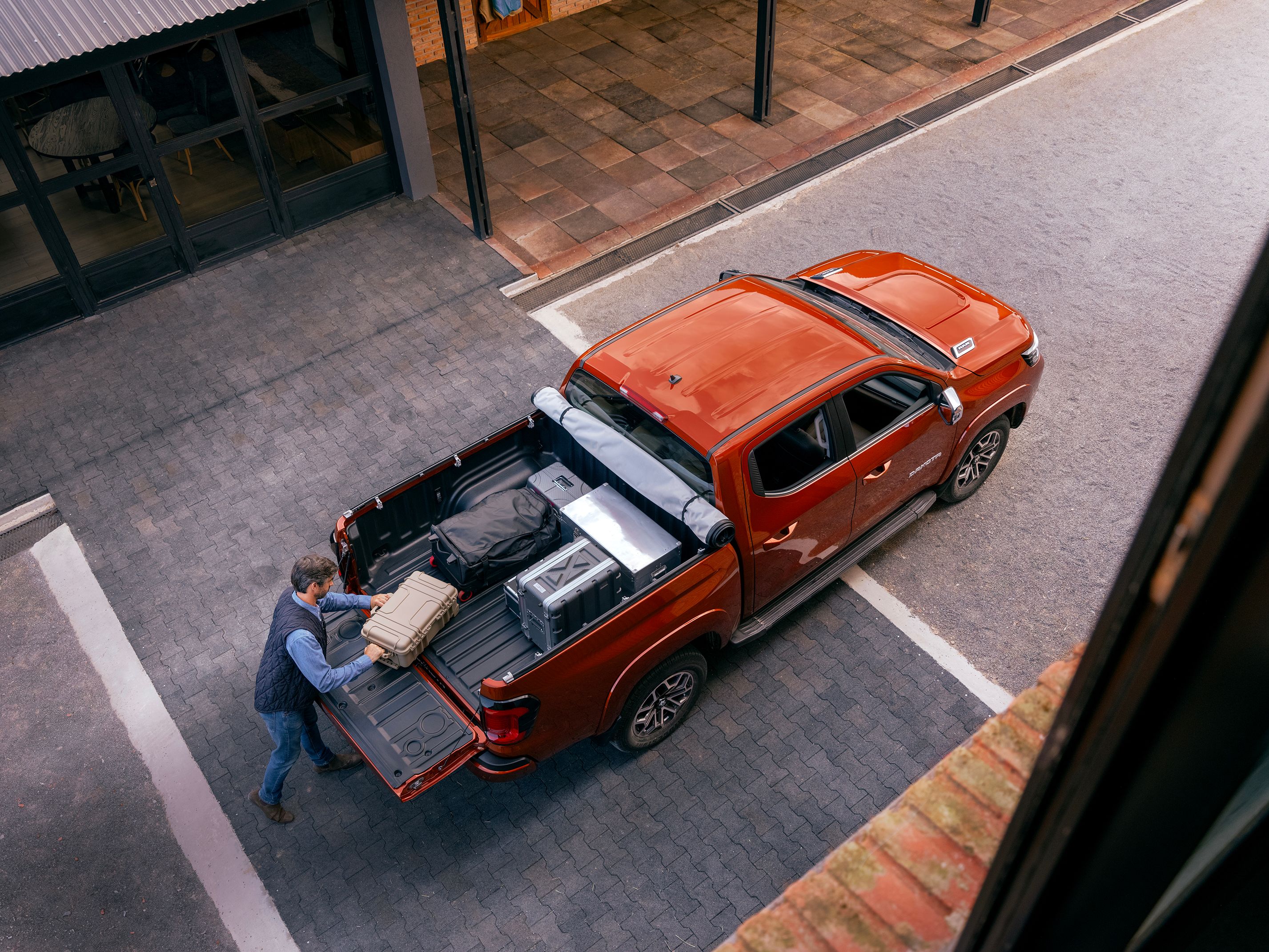 Ram Dakota Laramie_022.jpg