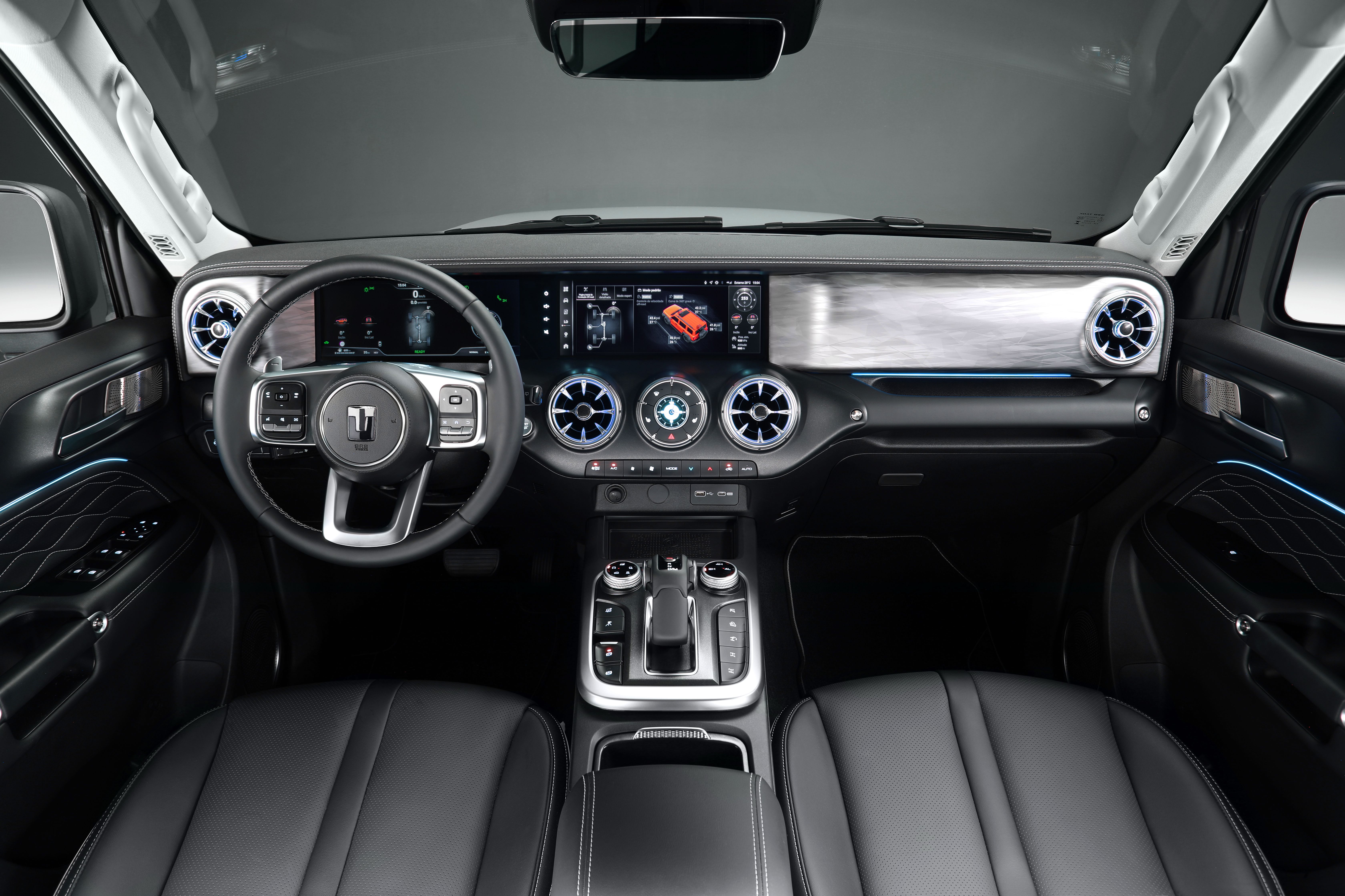 Tank 300 interior.jpg