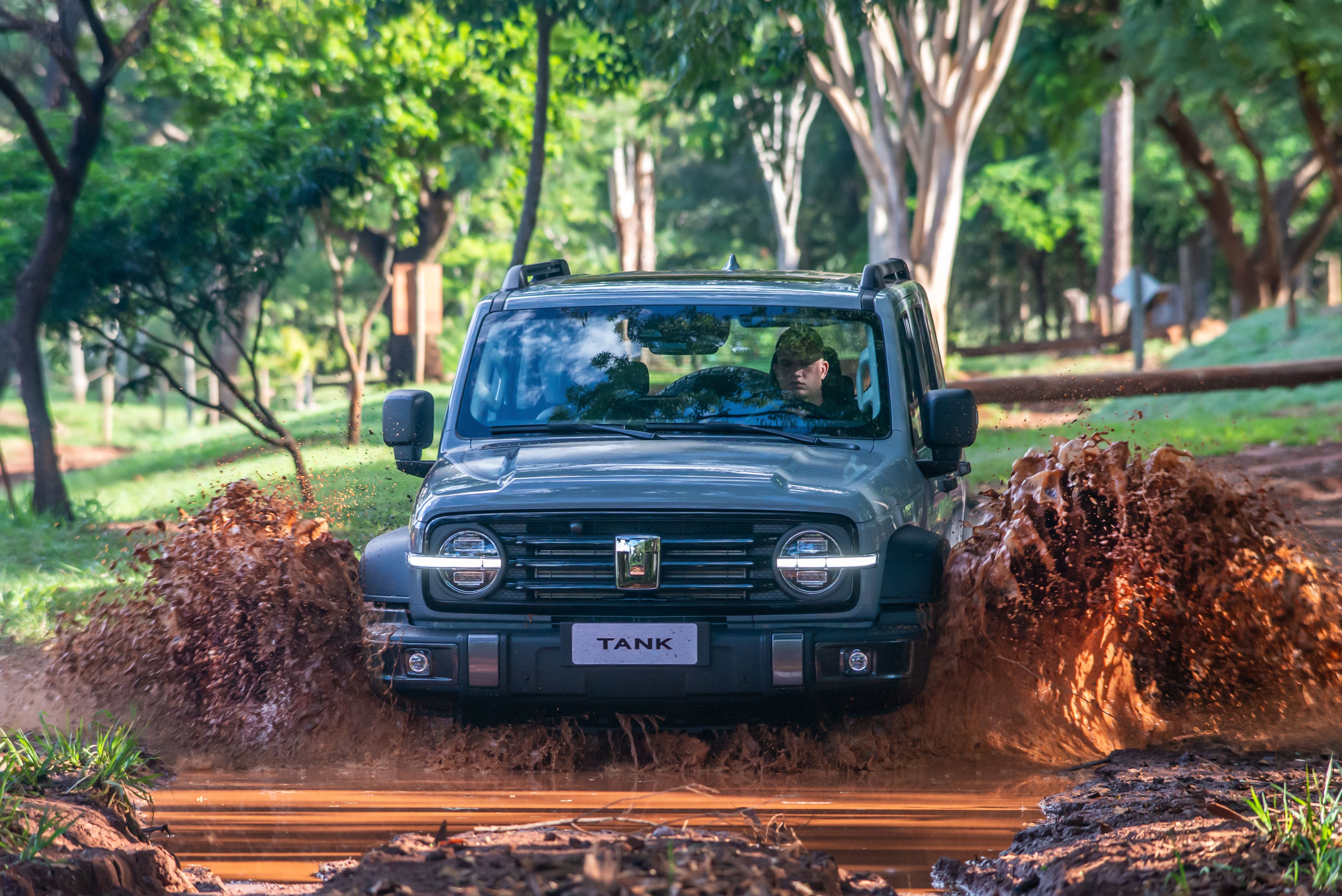 Tank 300 off road 2.jpg