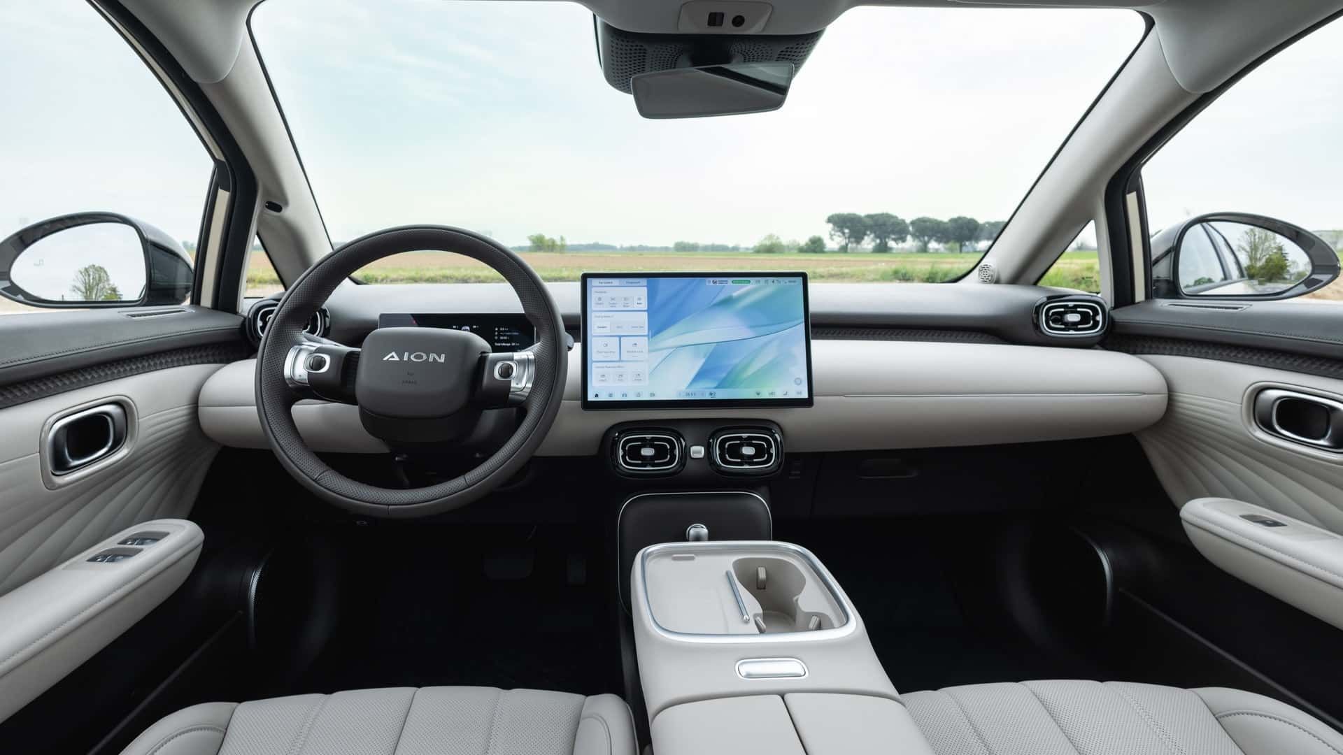 aion ut interior.jpg
