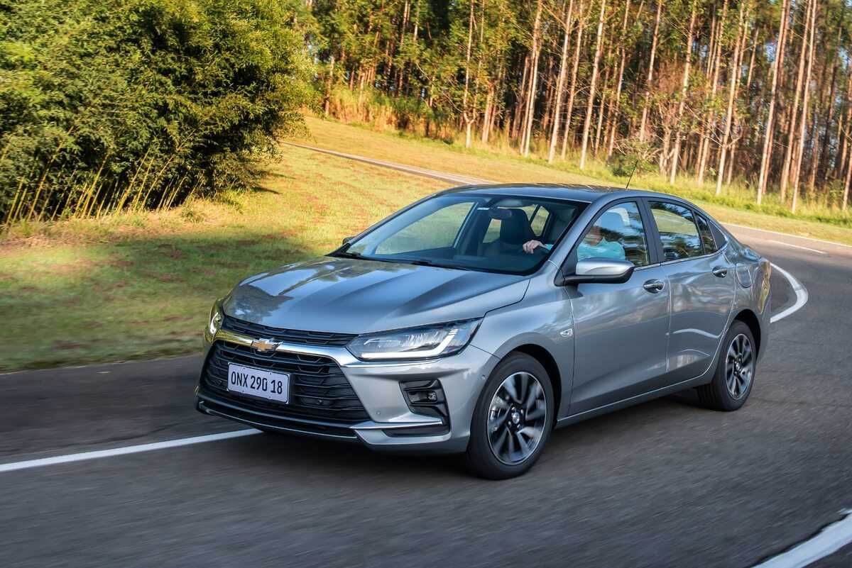 carro automático barato onix plus 4 (1).jpg