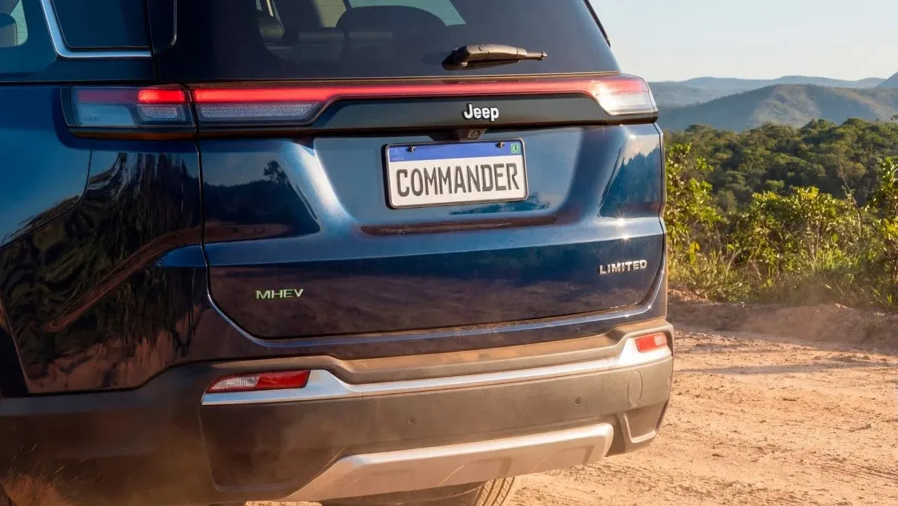 commander-limited-traseira.webp