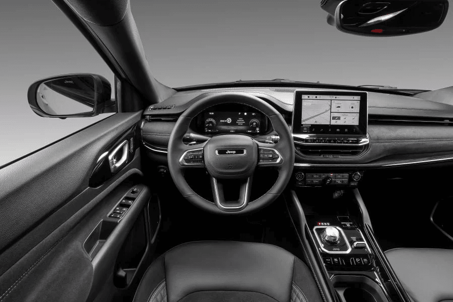 jeep commander interior.jpg
