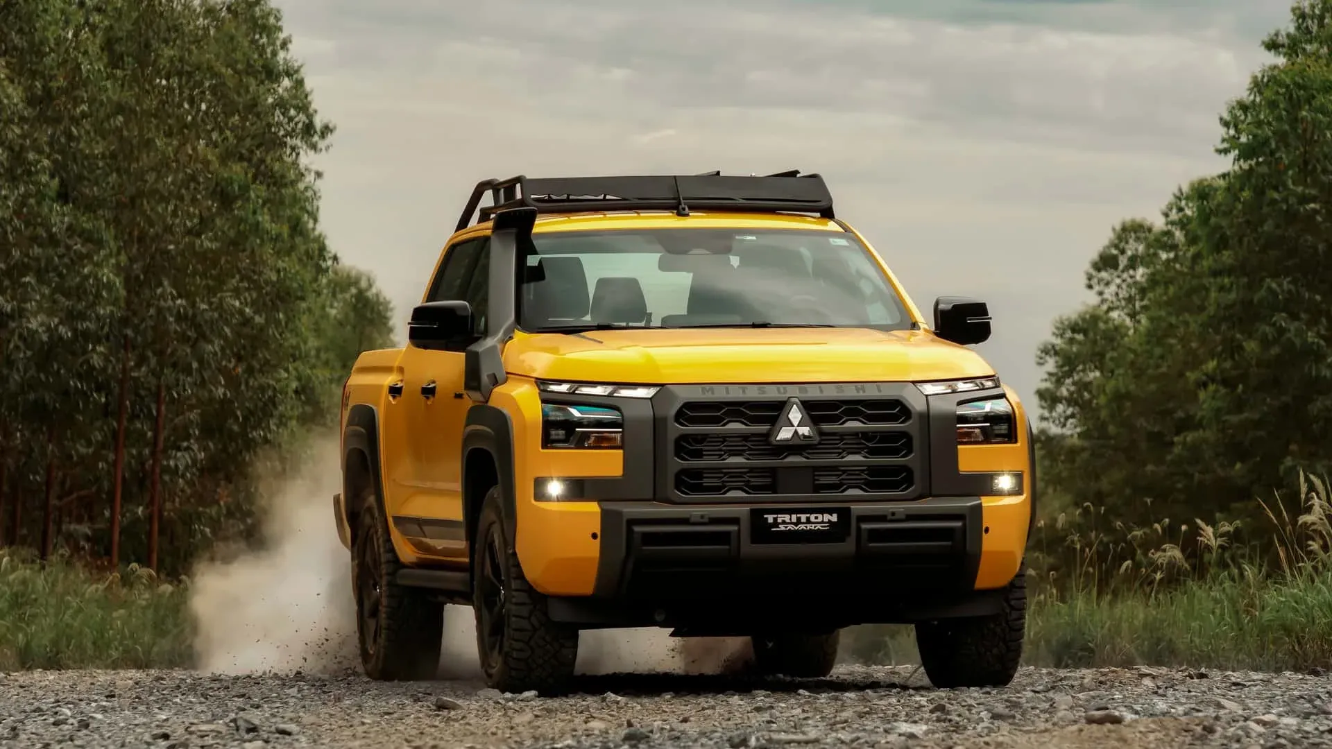 mitsubishi-triton-savana-capa 2.webp