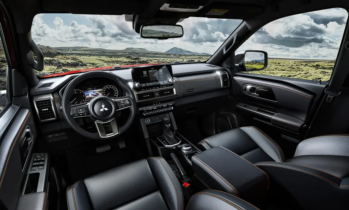 nova-triton-interior.webp