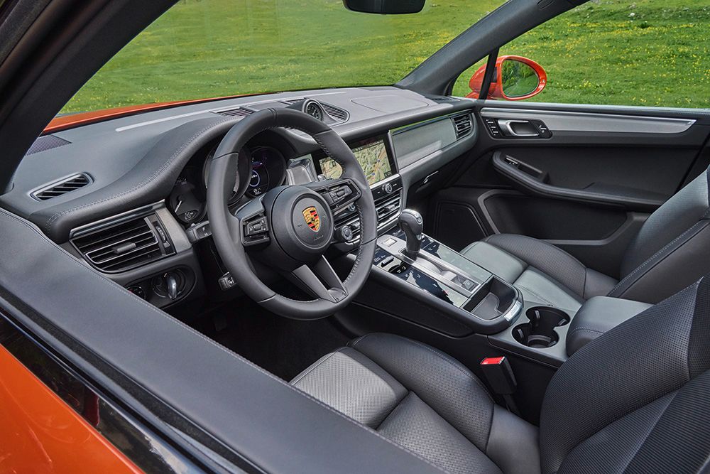 porshe macan interior.jpg